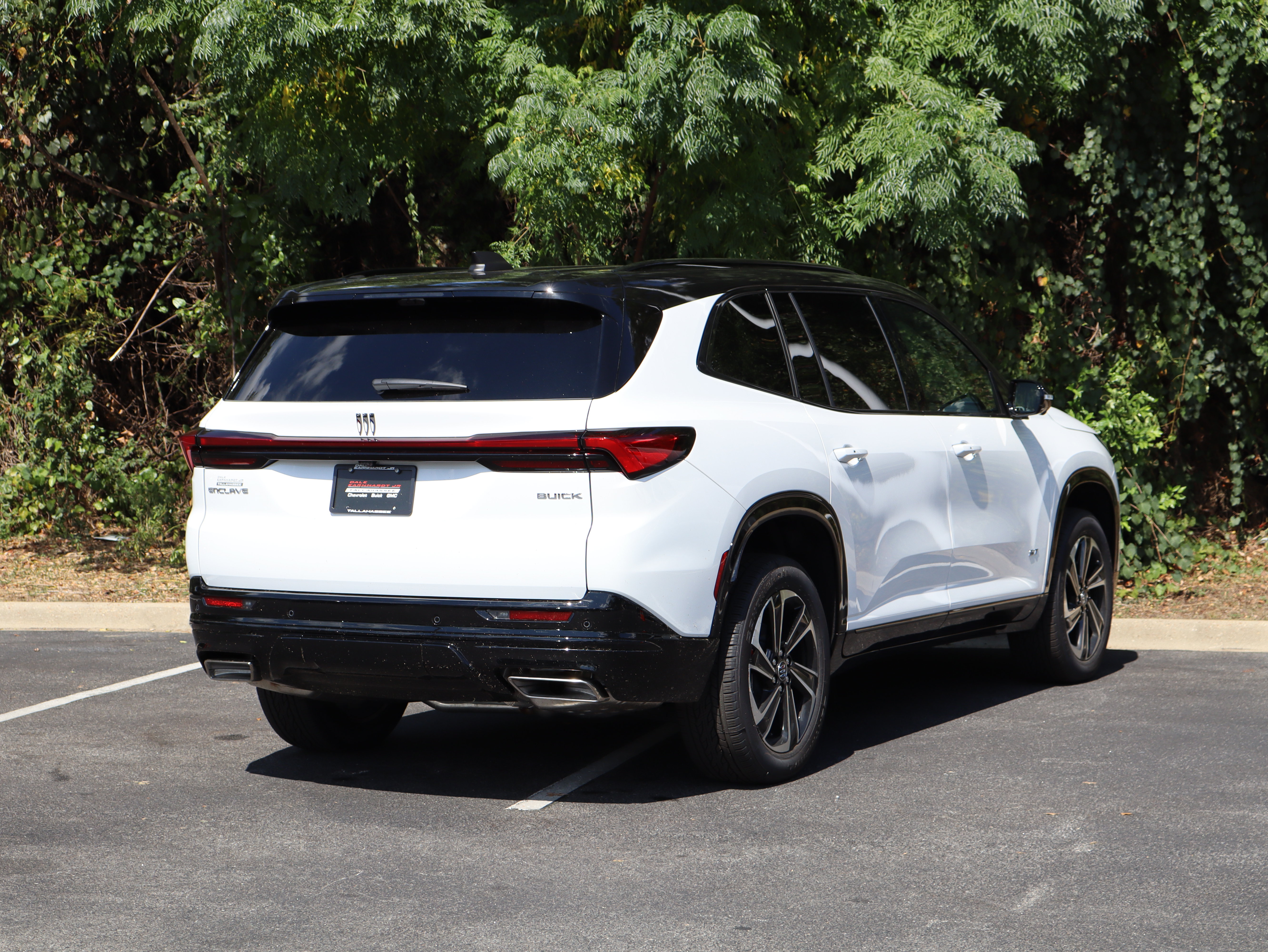 New 2027 Buick Enclave Sport Touring w/ Power Package FWD image 10