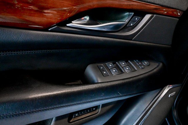 Used 2017 Cadillac Escalade Luxury AWD/4WD image 17