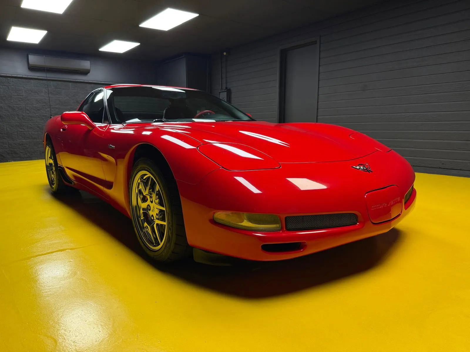 Used 2001 Chevrolet Corvette Z06 w/ Memory Pkg RWD image 3