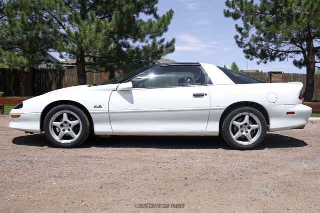 Used 1996 Chevrolet Camaro Z28 RWD image 3