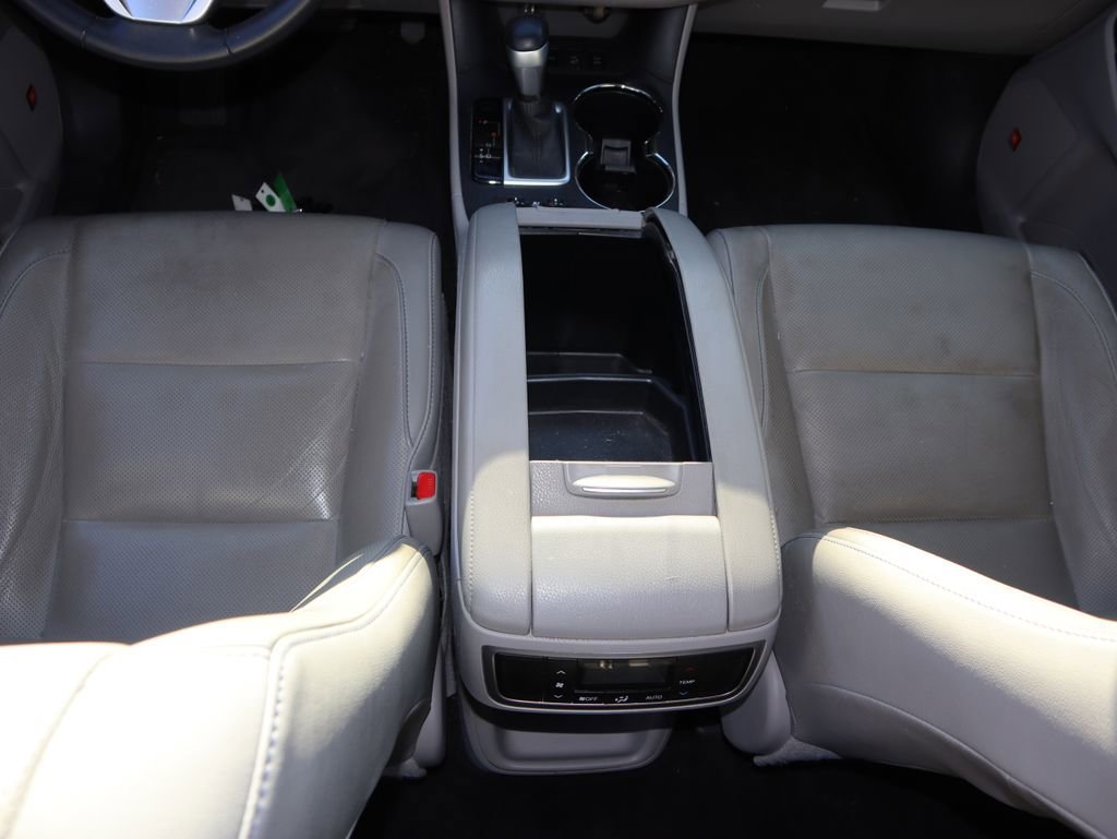 Used 2014 Toyota Highlander Limited image 8