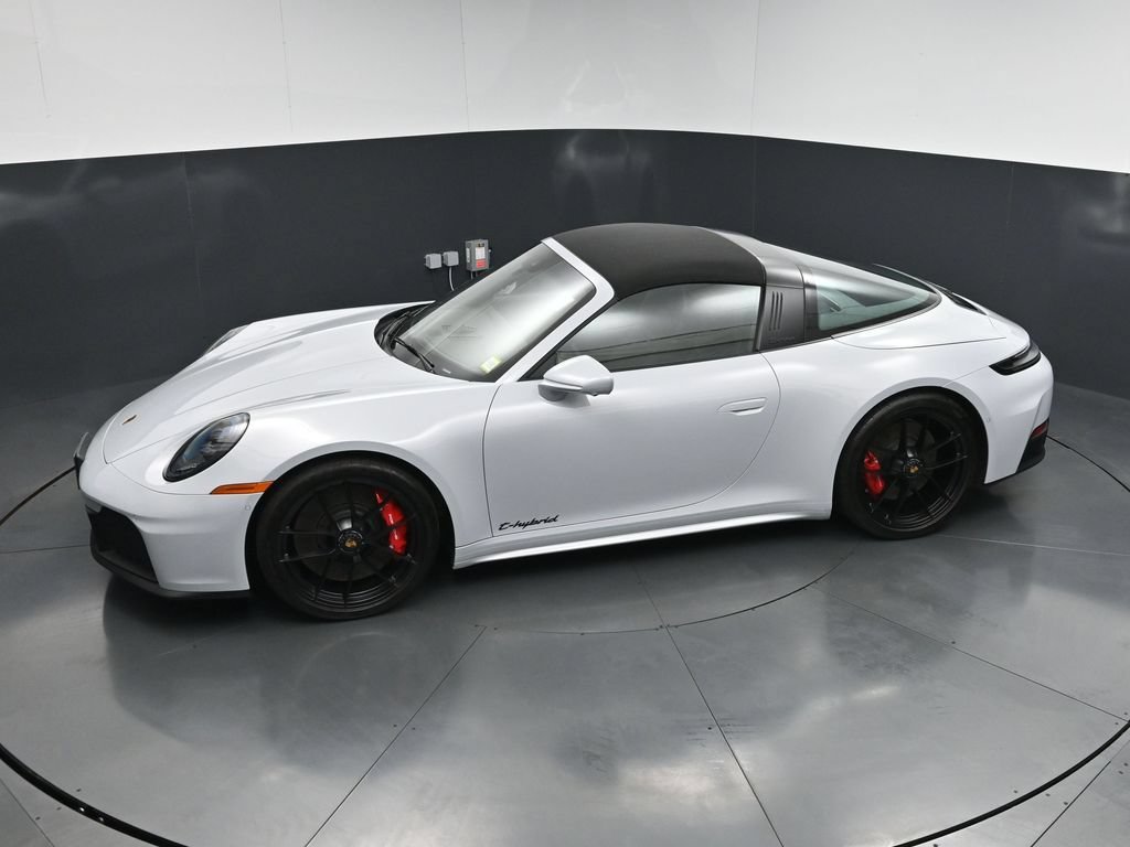 Certified 2025 Porsche 911 Targa 4 GTS AWD/4WD image 17