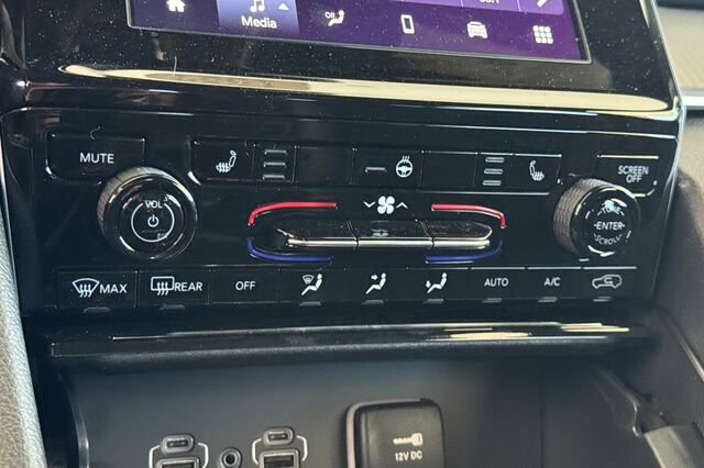 New 2025 Jeep Grand Cherokee L Laredo image 18