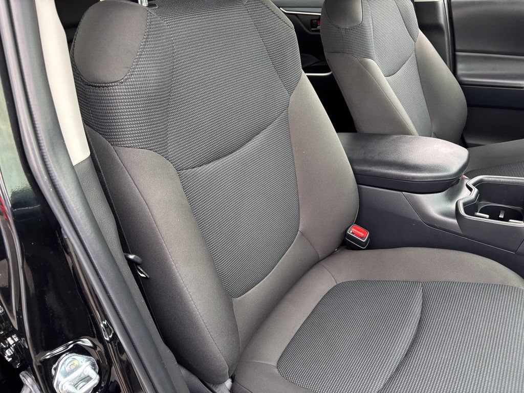 Certified 2025 Toyota RAV4 LE AWD/4WD image 35