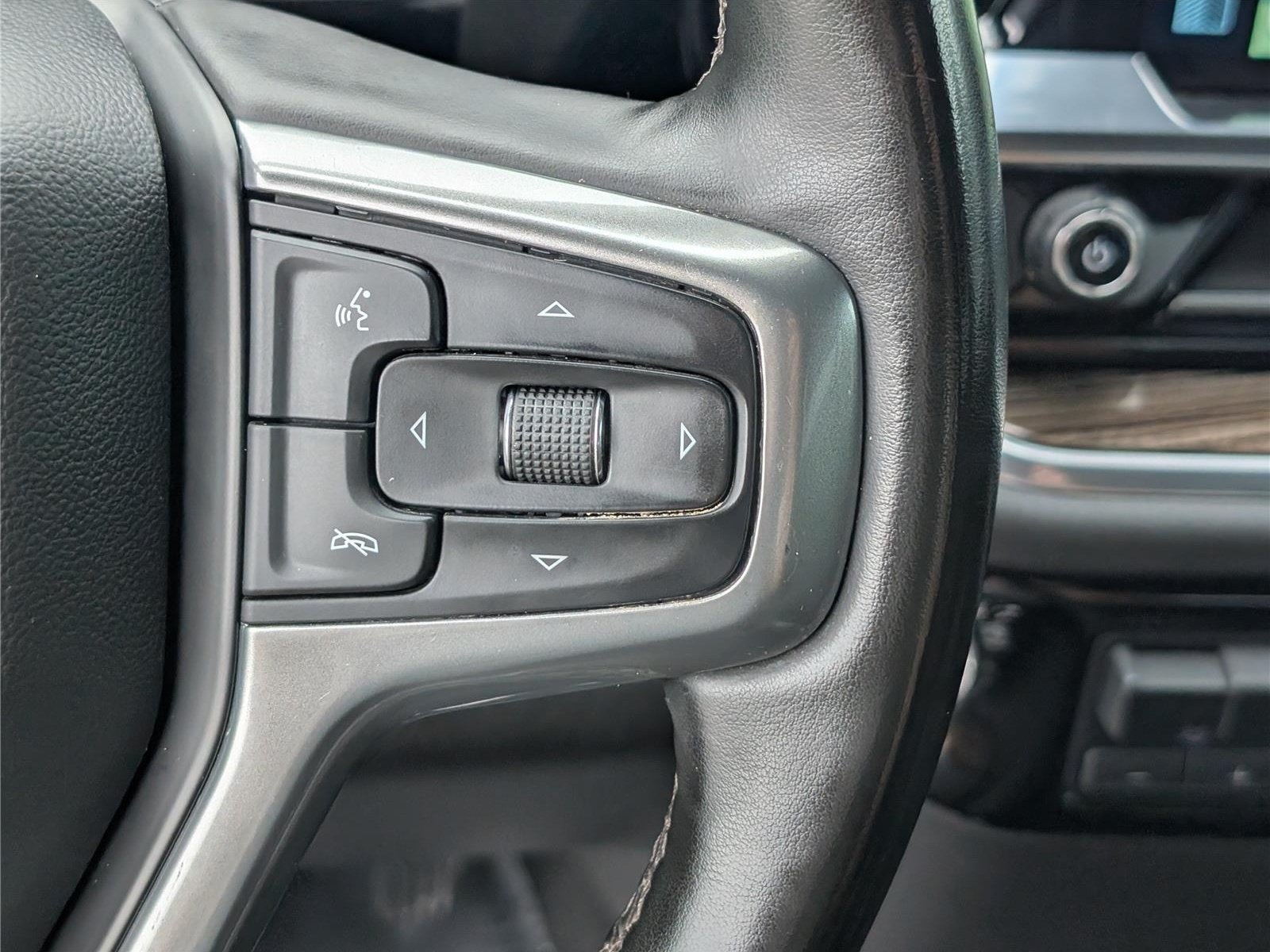 Used 2025 Chevrolet Silverado 3500 LT w/ Safety Package AWD/4WD image 25