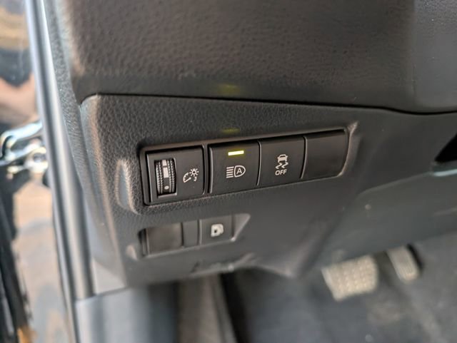 Used 2024 Toyota Corolla Cross XSE image 17