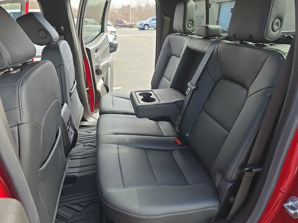 Used 2025 GMC Canyon Elevation w/ Convenience Package image 15