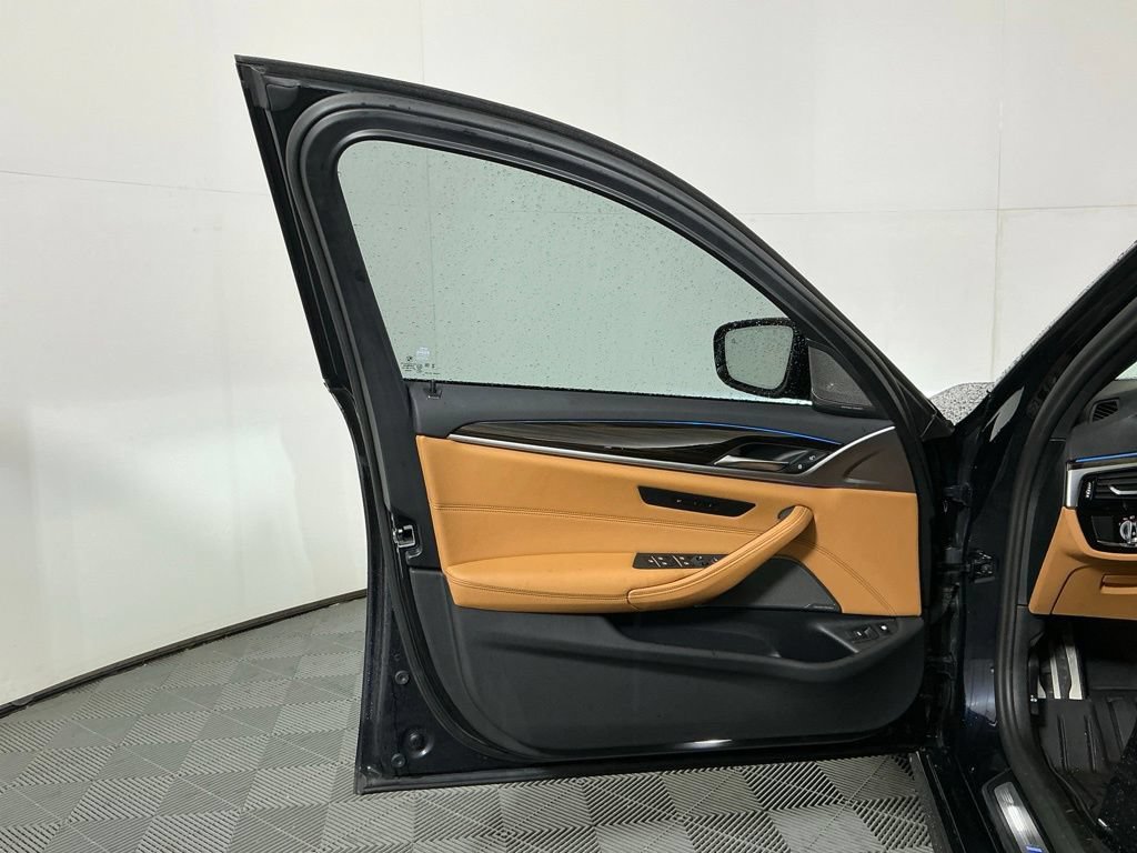 Used 2023 BMW 530e xDrive w/ Premium Package AWD/4WD image 19