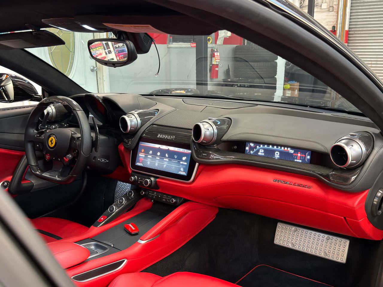 Used 2018 Ferrari GTC4Lusso AWD/4WD image 20