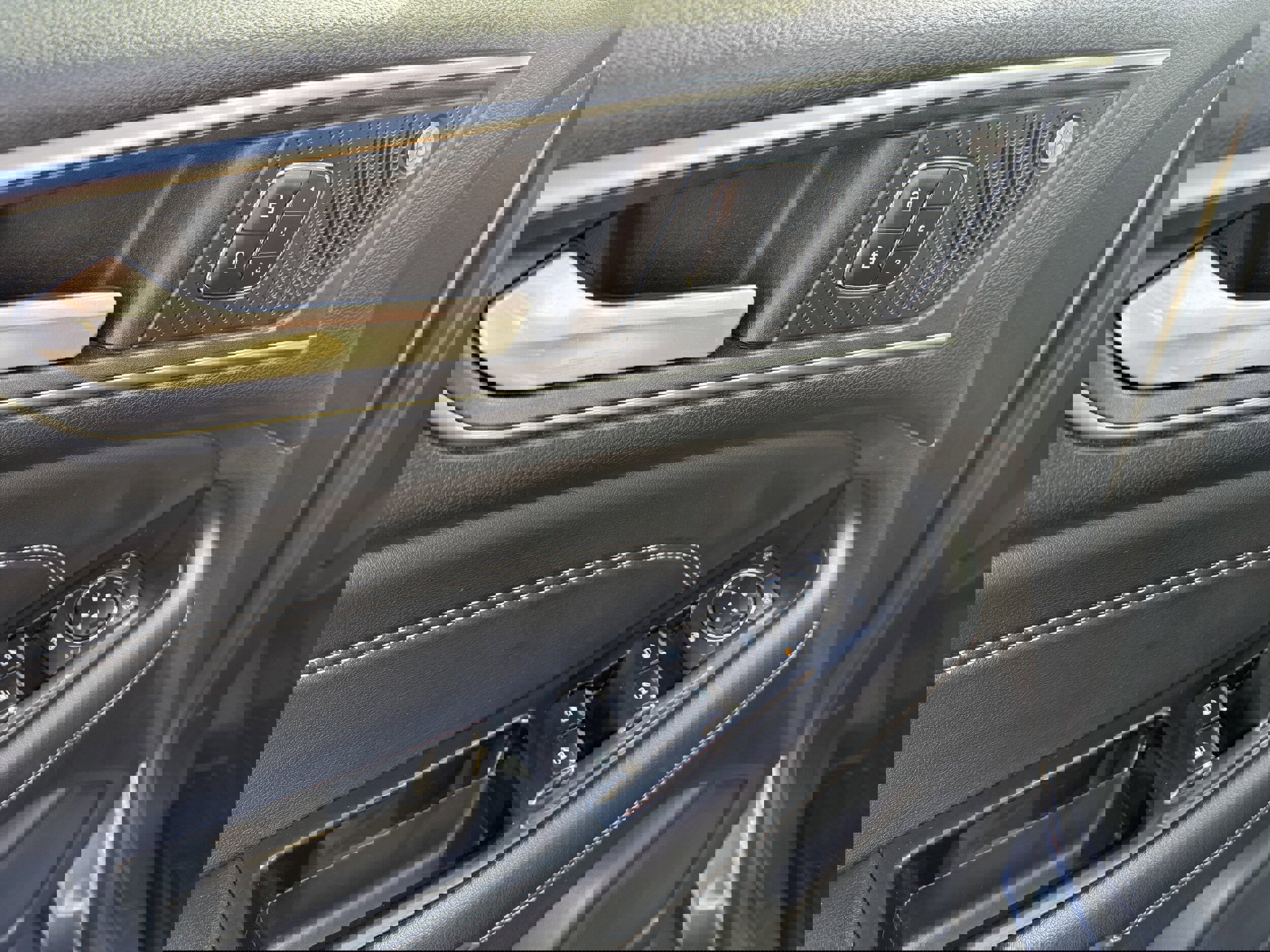 Used 2019 Ford Edge Titanium w/ Equipment Group 301A image 38