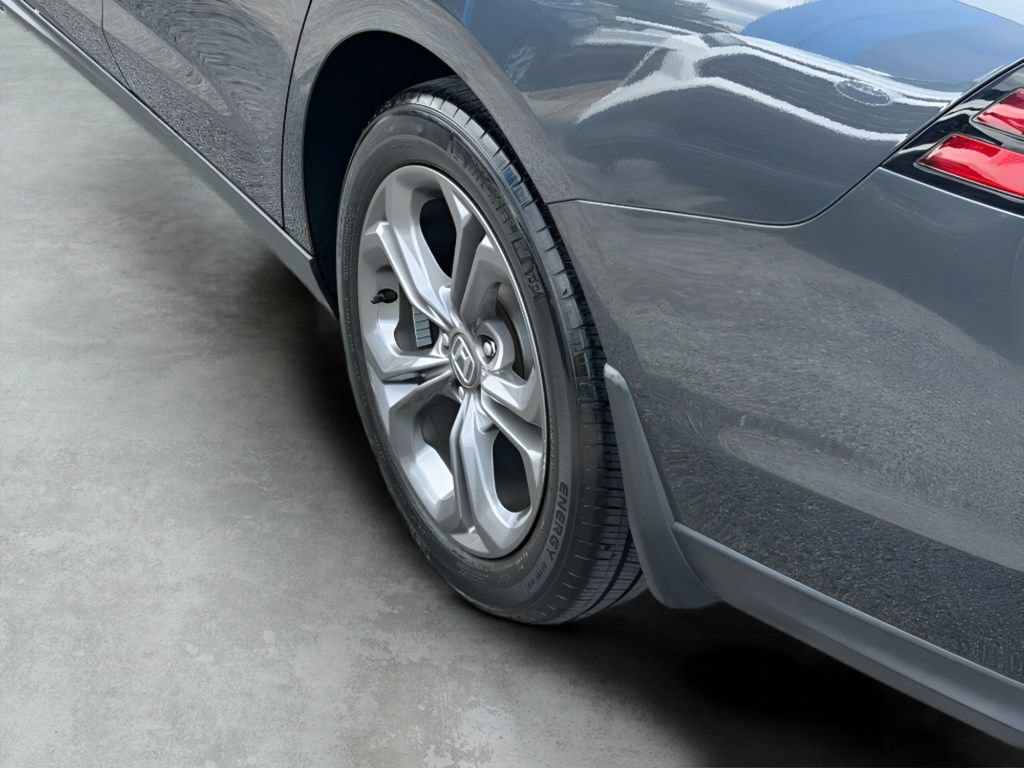 Used 2023 Honda Accord EX image 9