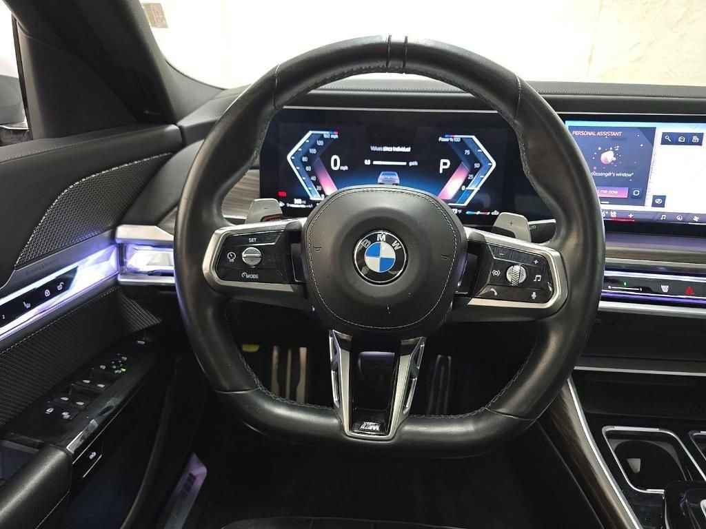 Used 2023 BMW 740i w/ Parking Assistance Package RWD image 11