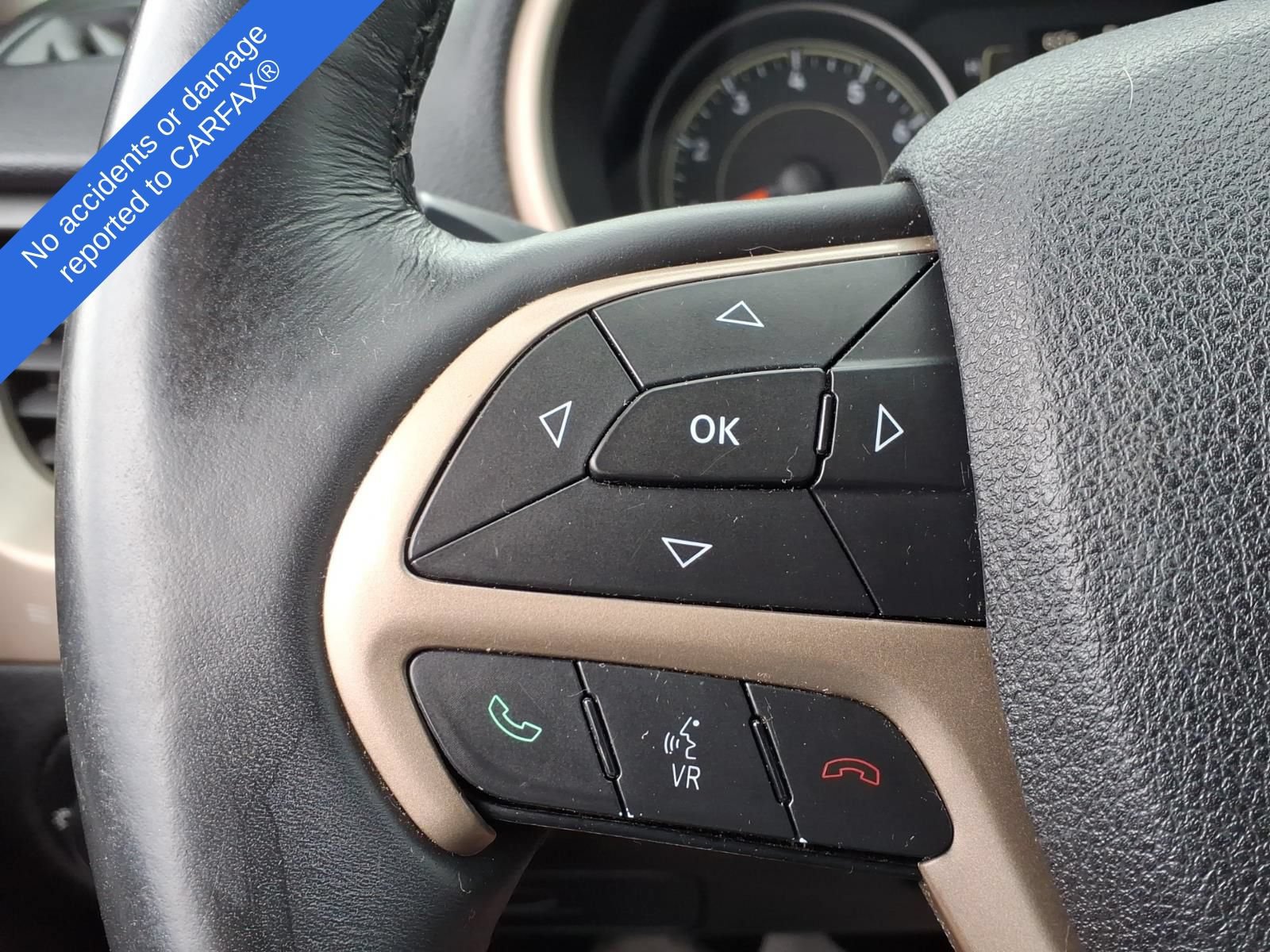 Used 2015 Jeep Cherokee Latitude w/ Cold Weather Group AWD/4WD image 30