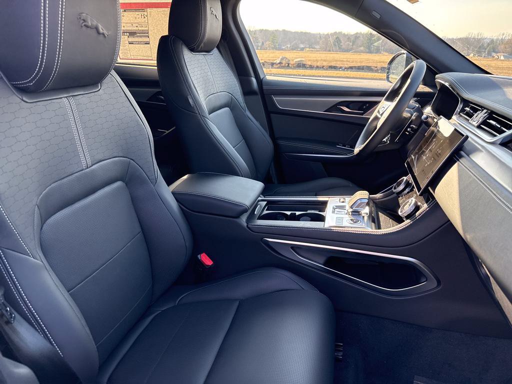Certified 2026 Jaguar F-PACE R-Dynamic S AWD/4WD image 17