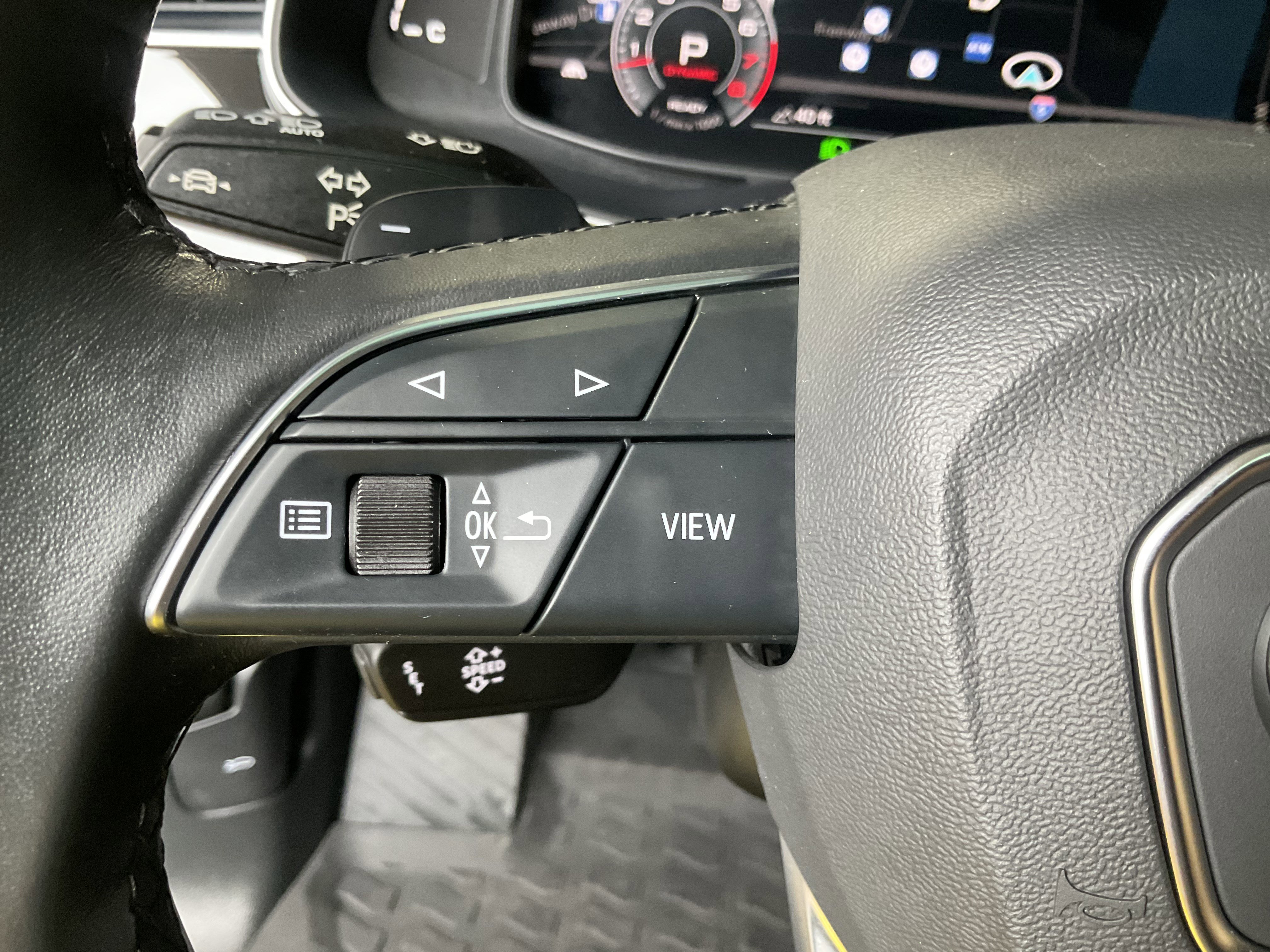 Used 2022 Audi Q8 Premium w/ Convenience Package AWD/4WD image 32