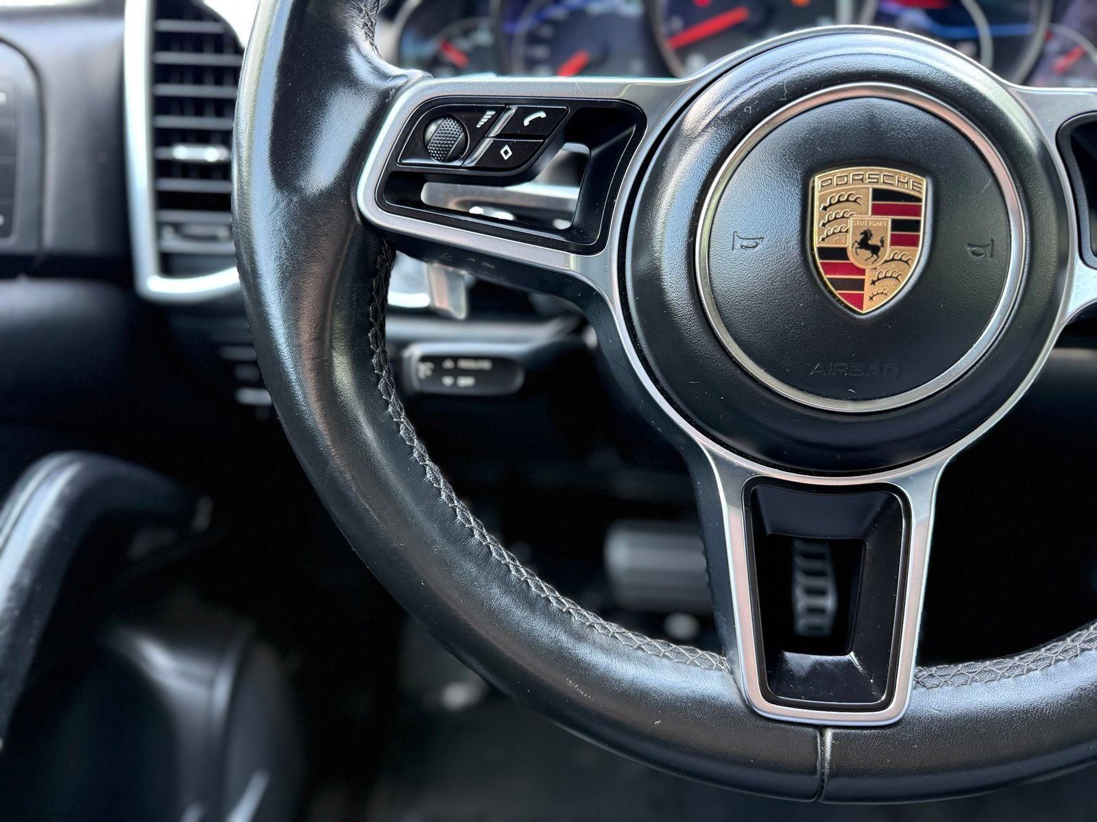 Used 2016 Porsche Cayenne Turbo AWD/4WD image 26