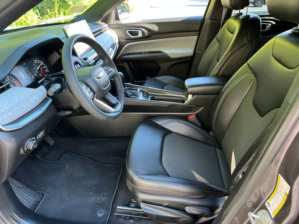 Used 2024 Jeep Compass Latitude image 9