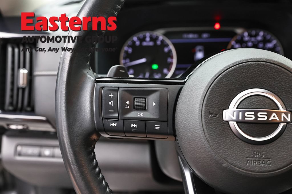 Used 2022 Nissan Pathfinder SV AWD/4WD image 14
