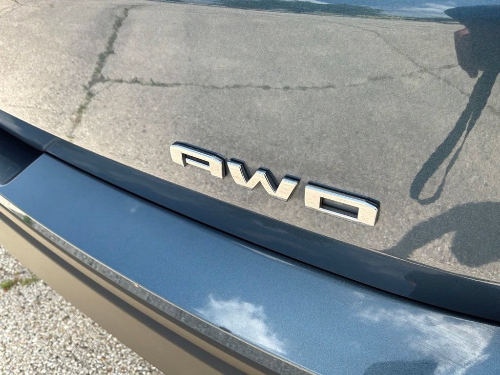 Used 2024 GMC Terrain SLE AWD/4WD image 29