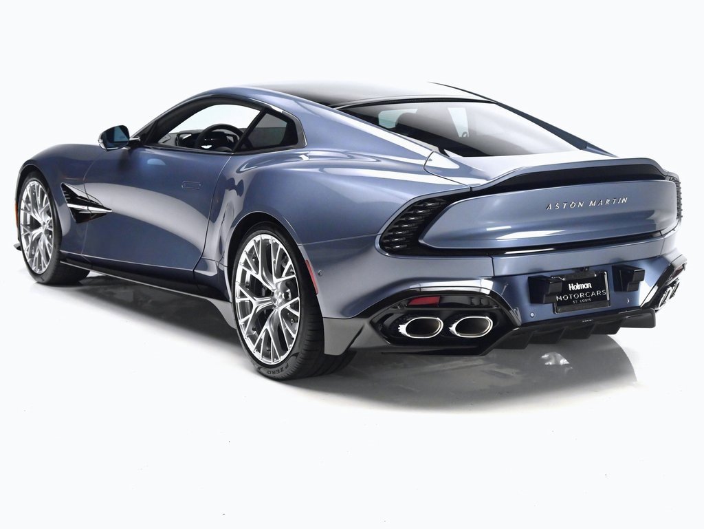 Used 2025 Aston Martin Vanquish image 6