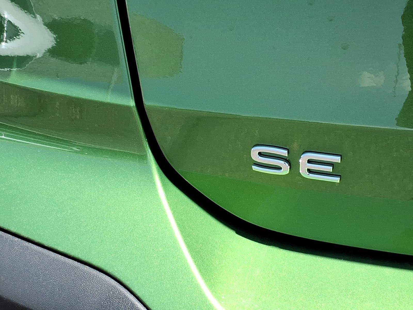New 2026 Volkswagen Taos SE FWD image 10