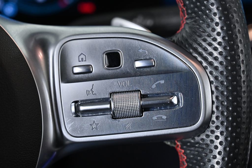 Used 2022 Mercedes-Benz GLB 35 AMG 4MATIC image 17