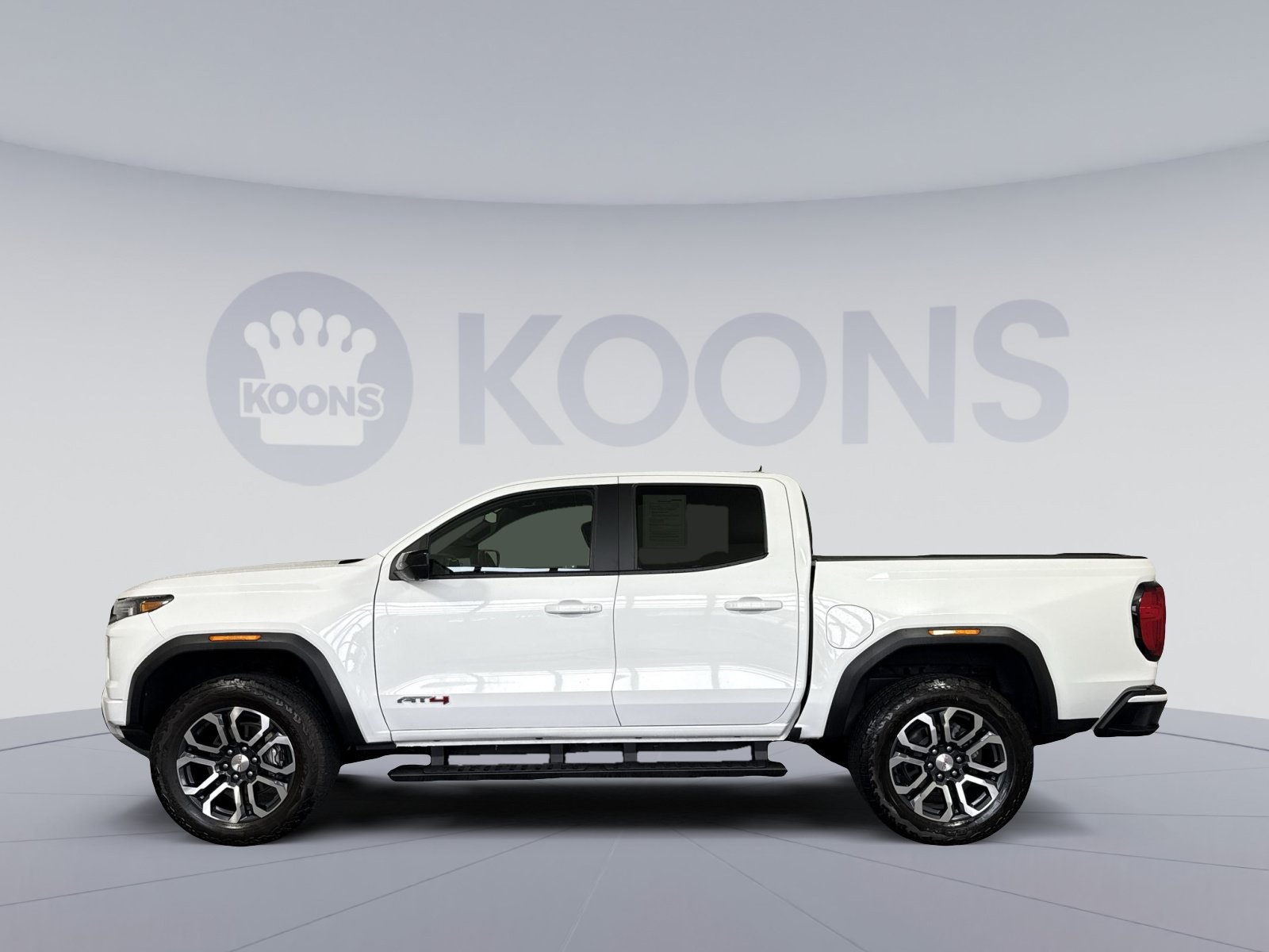 Used 2024 GMC Canyon AT4 w/ Technology Package AWD/4WD image 2