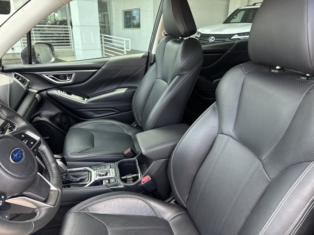 Used 2023 Subaru Forester Touring AWD/4WD image 5