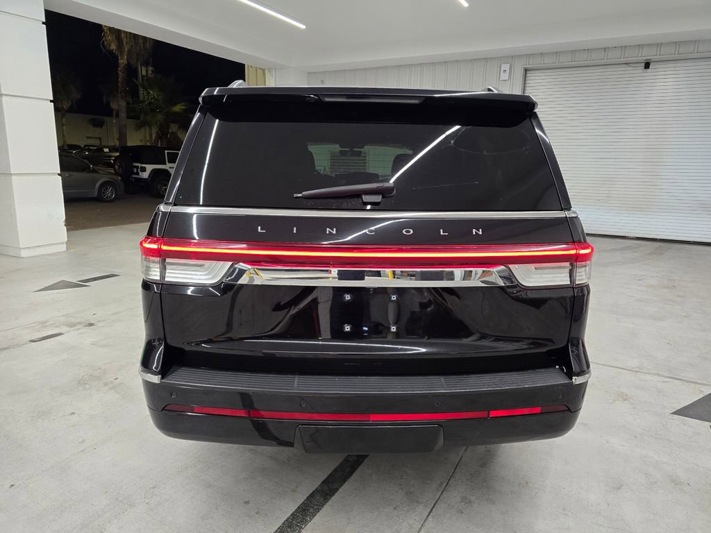 Used 2023 Lincoln Navigator L Reserve AWD/4WD image 5