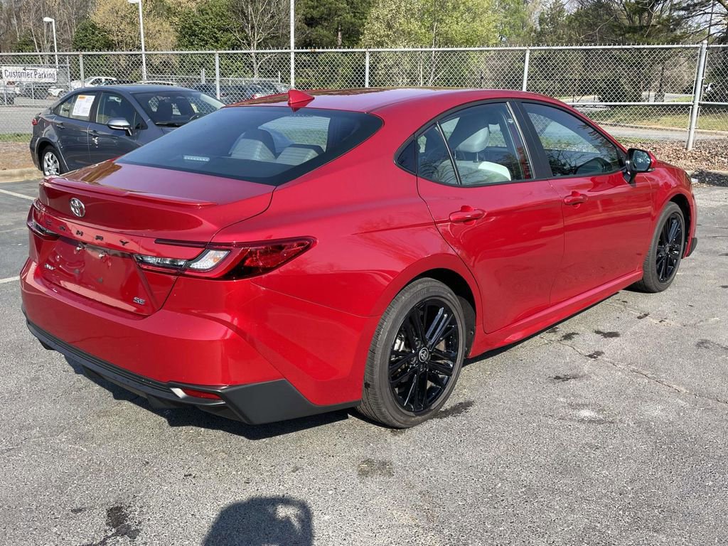 Used 2025 Toyota Camry SE w/ Convenience Package image 10