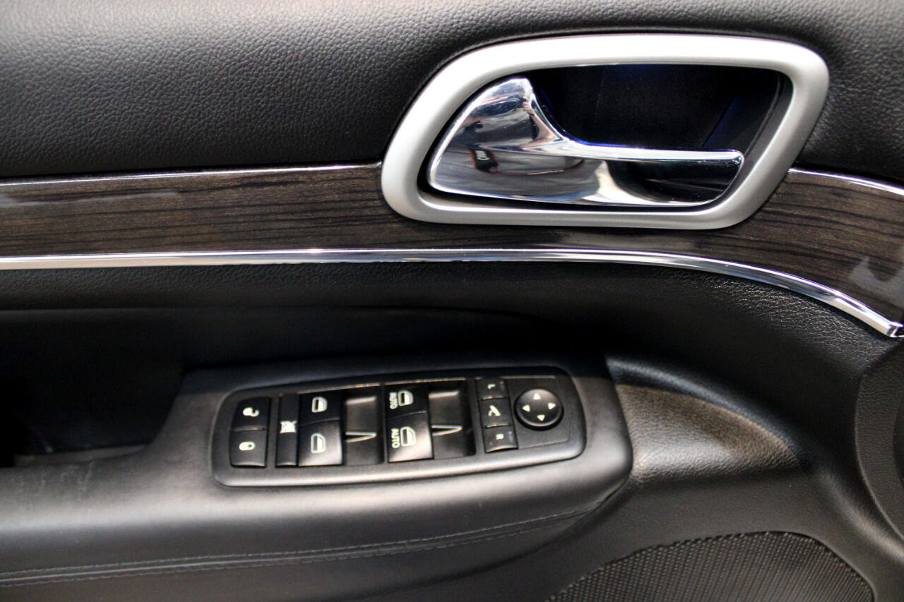 Used 2018 Jeep Grand Cherokee Overland image 16