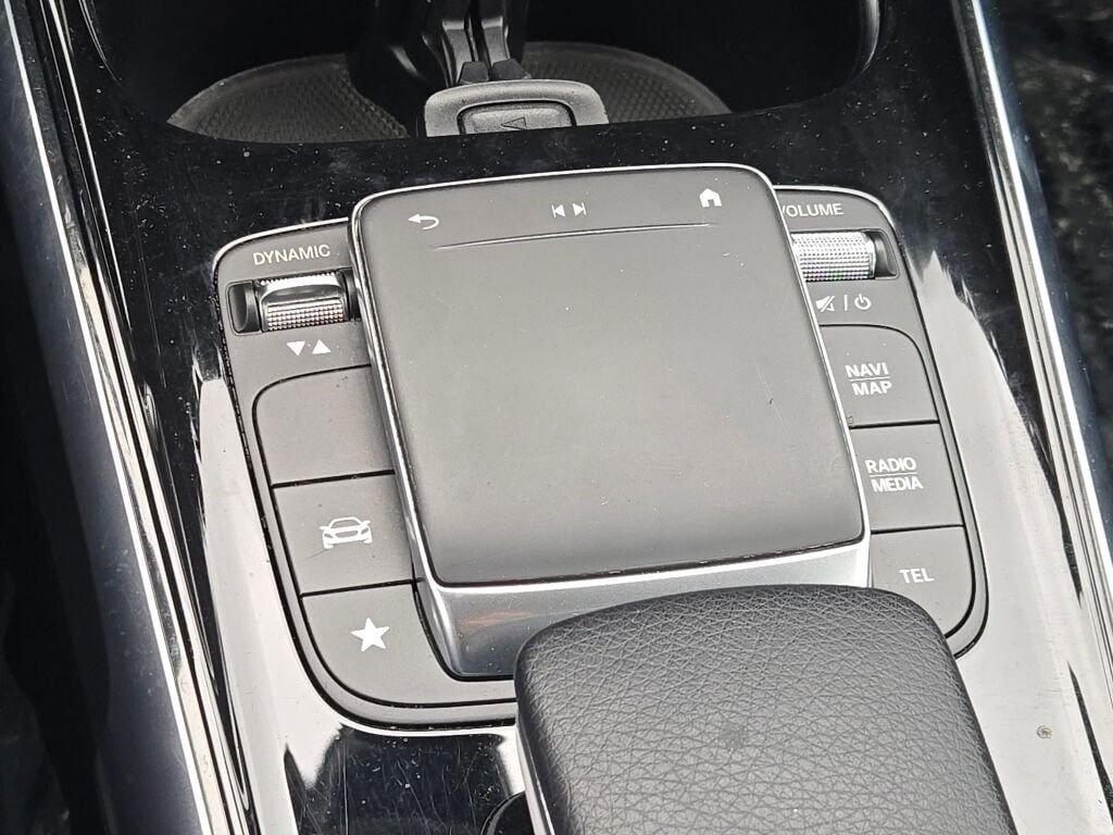 Used 2023 Mercedes-Benz GLB 250 image 28