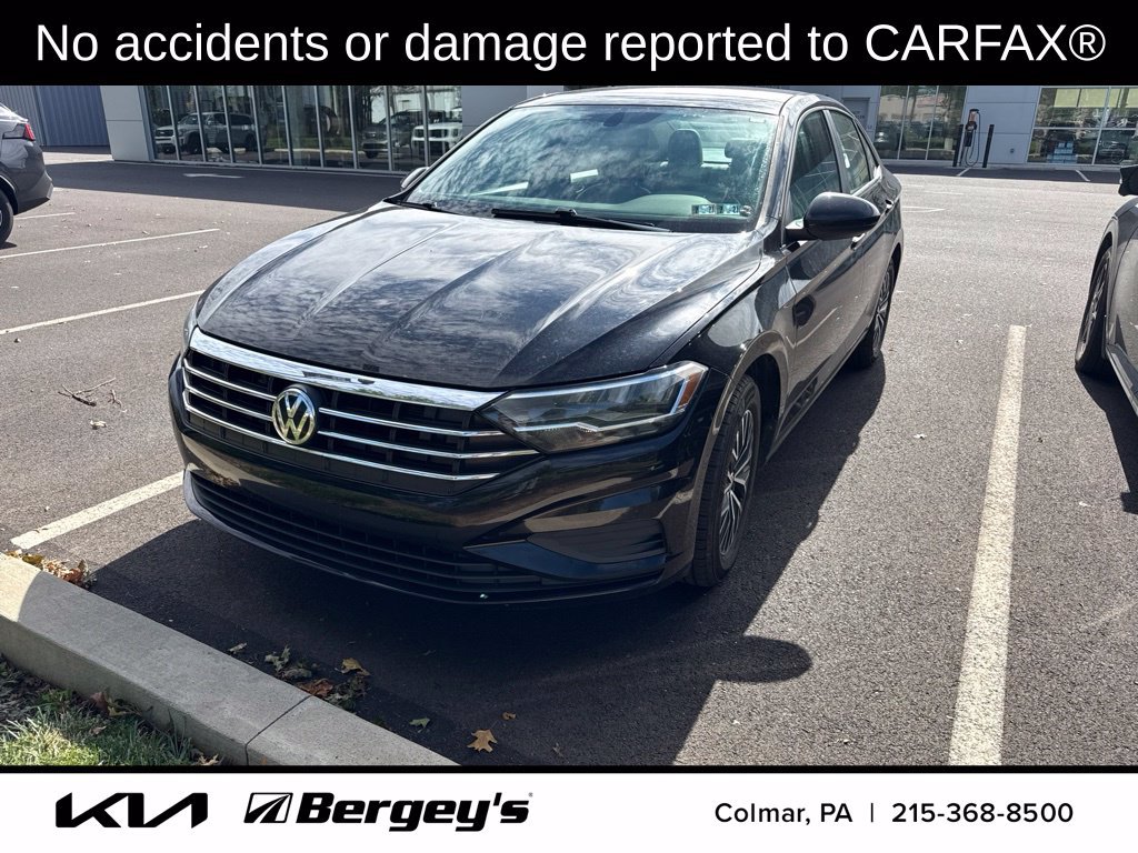 Used 2020 Volkswagen Jetta SE w/ SE Cold Weather Package FWD image 2