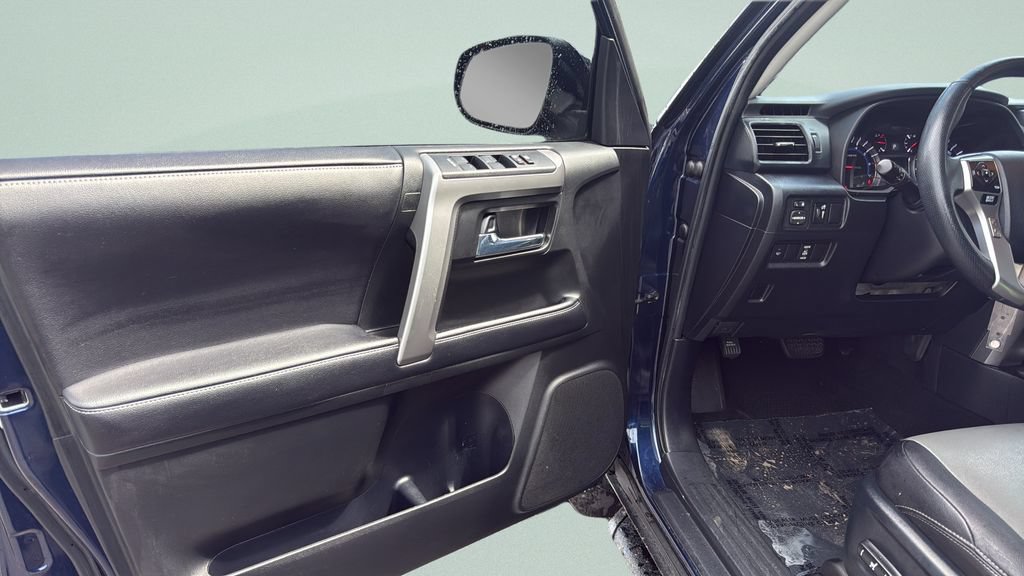 Used 2017 Toyota 4Runner SR5 Premium RWD image 13
