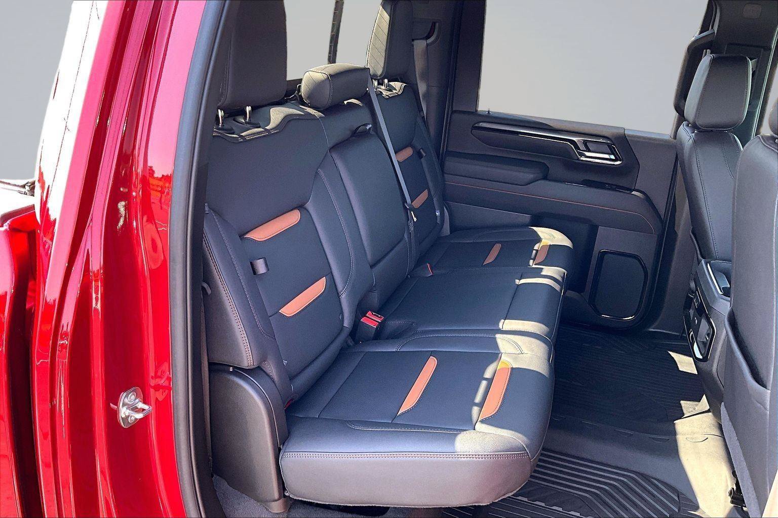 Used 2025 GMC Sierra 2500 AT4 w/ AT4 Premium Plus Package AWD/4WD image 28