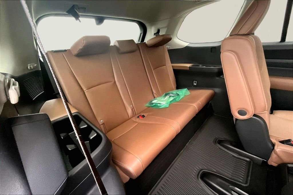 Used 2026 Toyota Grand Highlander Platinum image 25