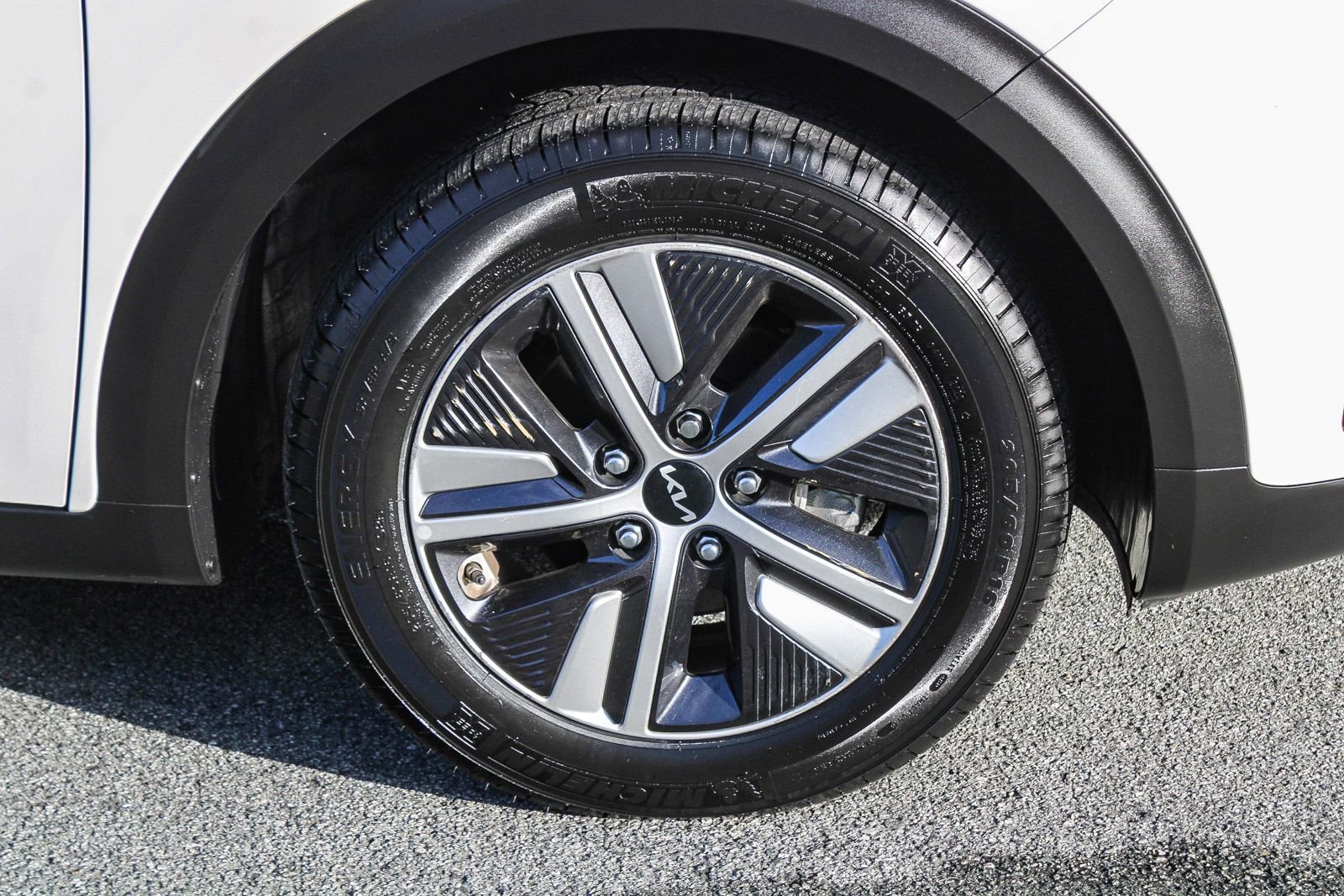 Used 2022 Kia Niro LXS w/ Digital Cluster Package image 11