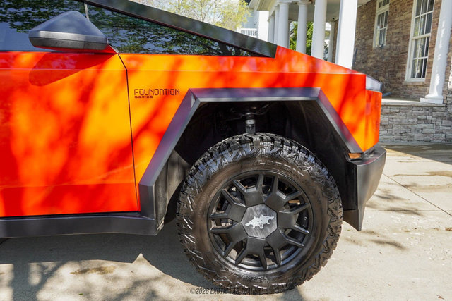 Used 2024 Tesla Cybertruck Cyberbeast AWD/4WD image 11