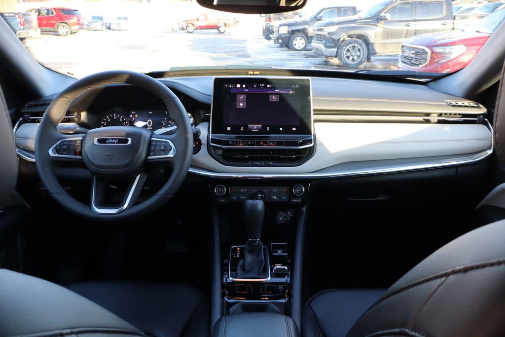 Used 2024 Jeep Compass Limited image 36