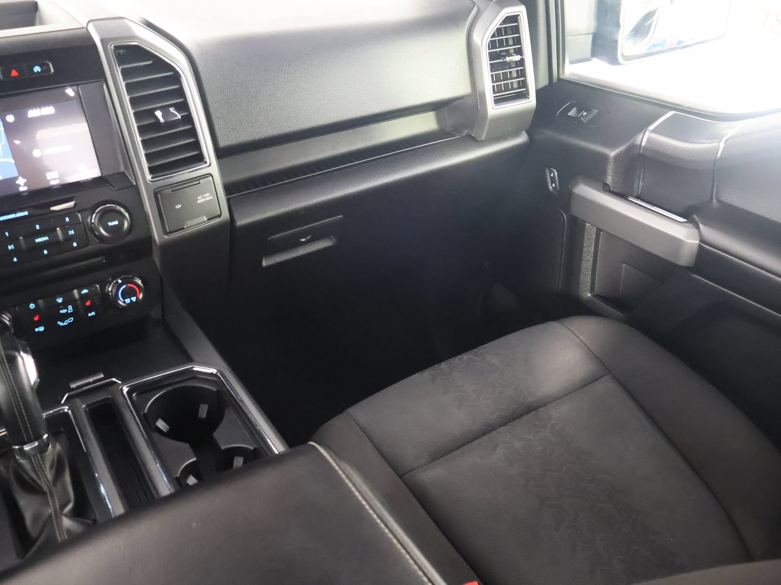 Used 2018 Ford F150 XLT w/ Equipment Group 302A Luxury AWD/4WD image 29
