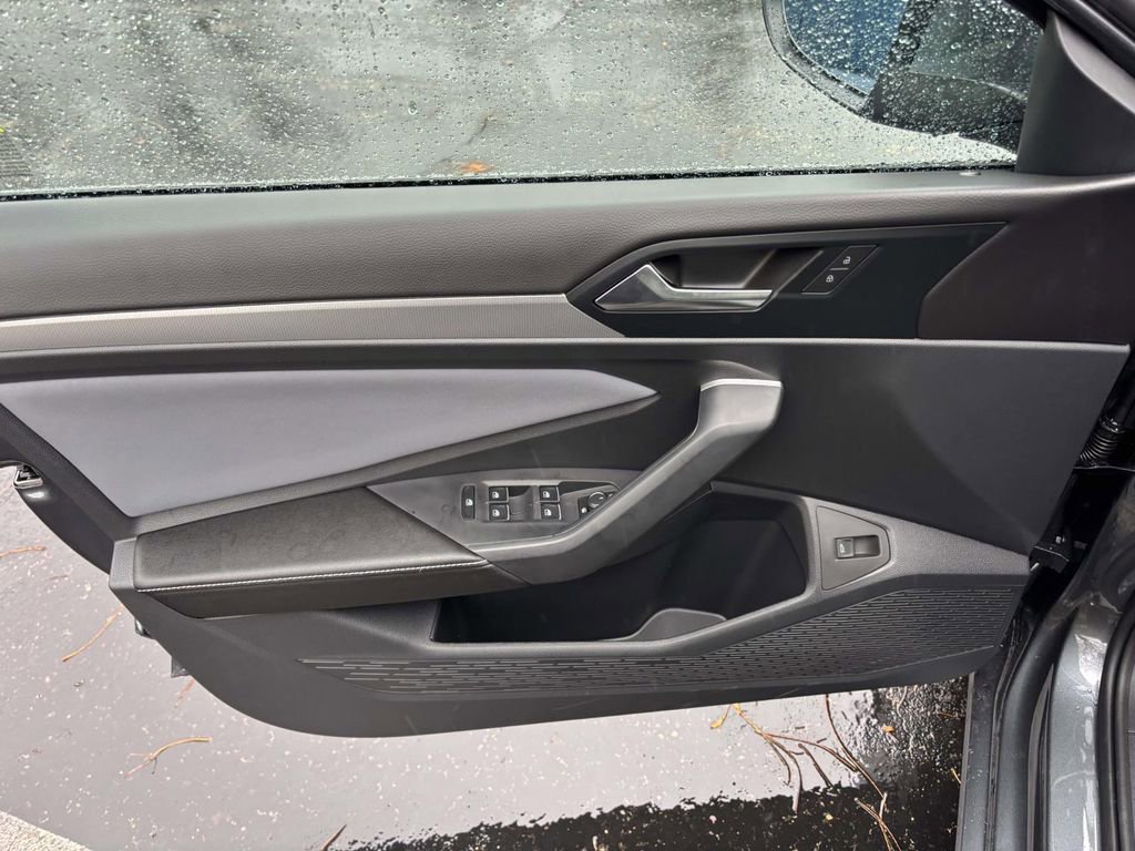 New 2026 Volkswagen Jetta SE image 10