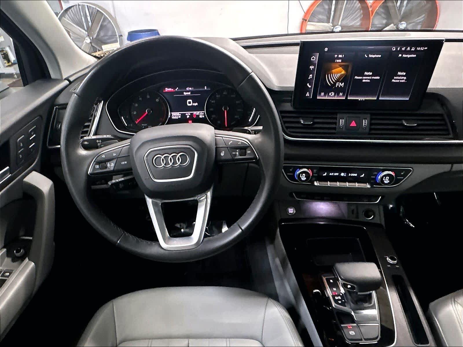 Used 2023 Audi Q5 2.0T Premium w/ Convenience Package AWD/4WD image 9