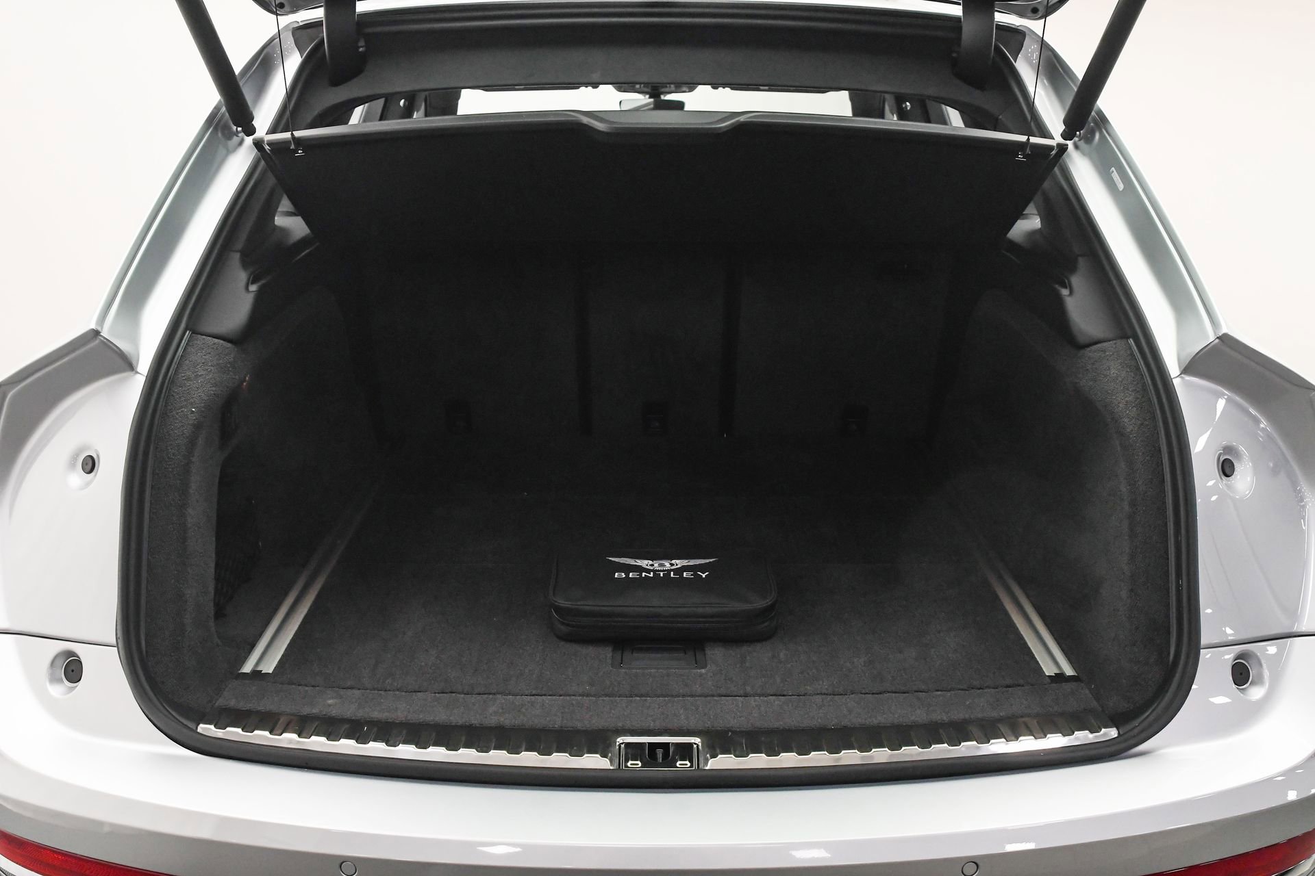 New 2025 Bentley Bentayga image 11