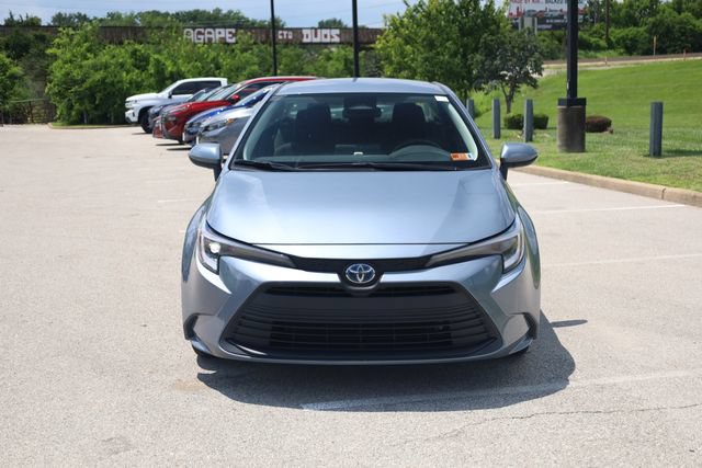 Used 2025 Toyota Corolla LE FWD image 3