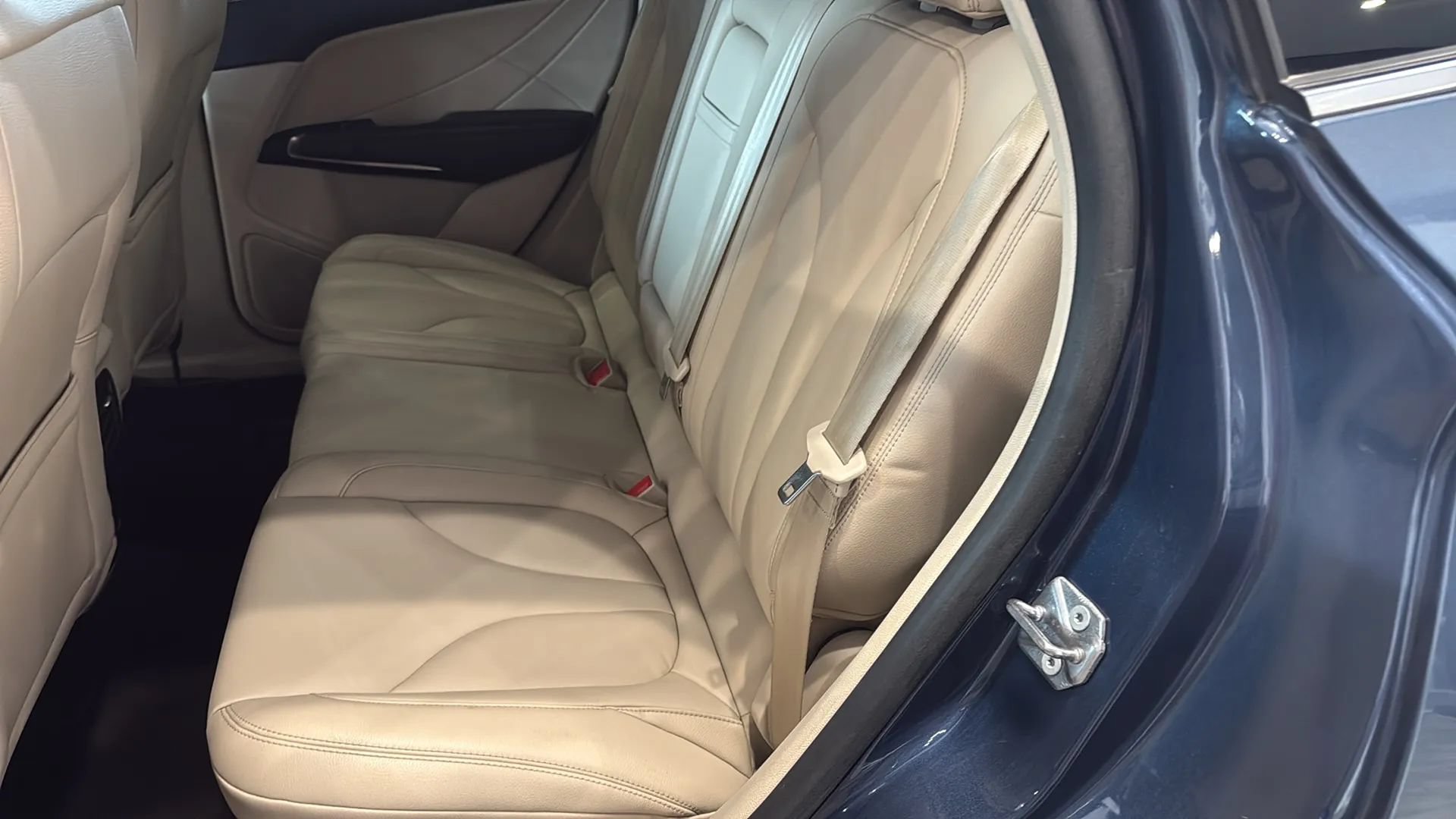 Used 2018 Lincoln MKC Premiere FWD image 28