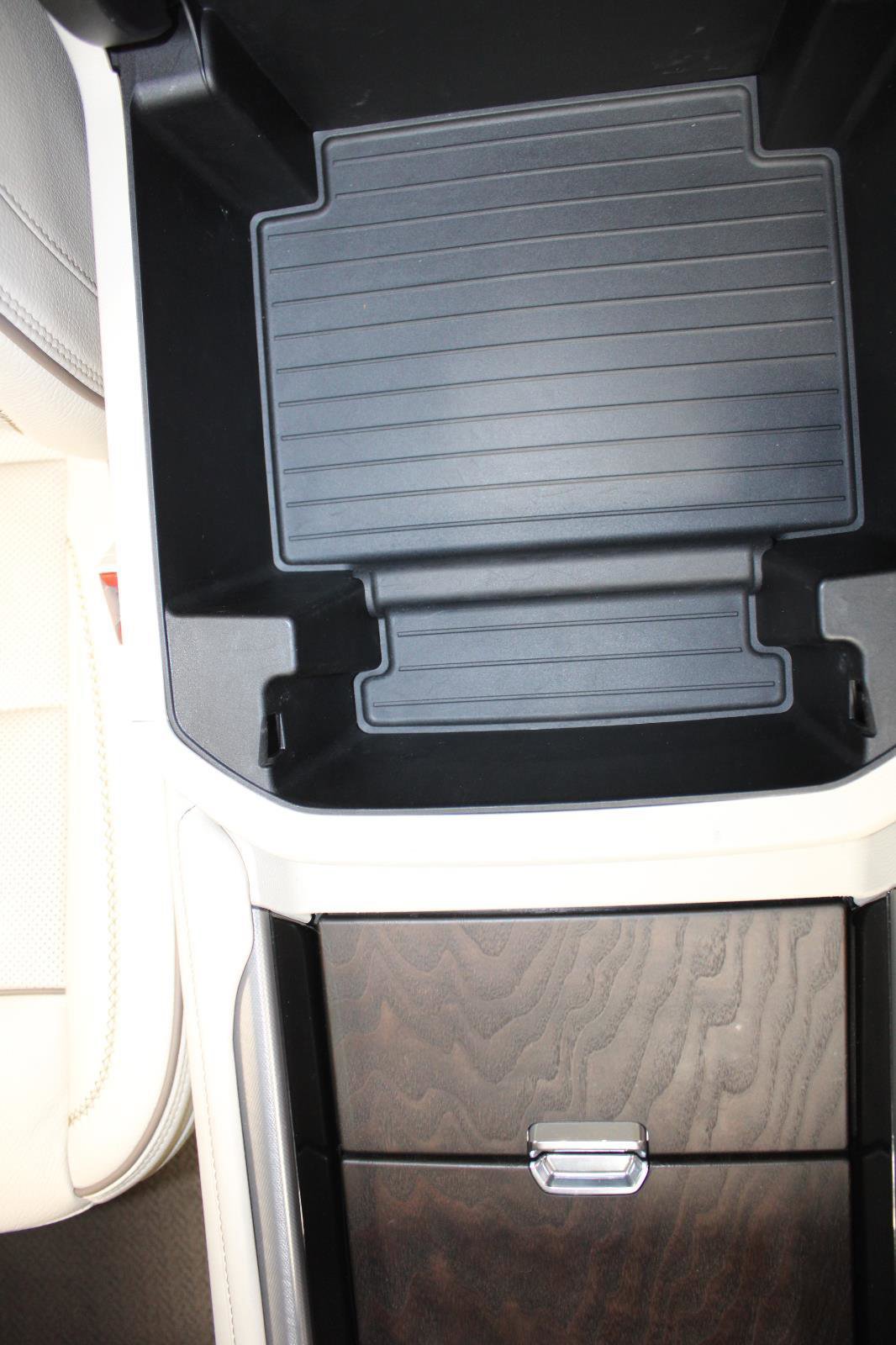 Used 2024 GMC Yukon XL Denali w/ Advanced Technology Package image 39