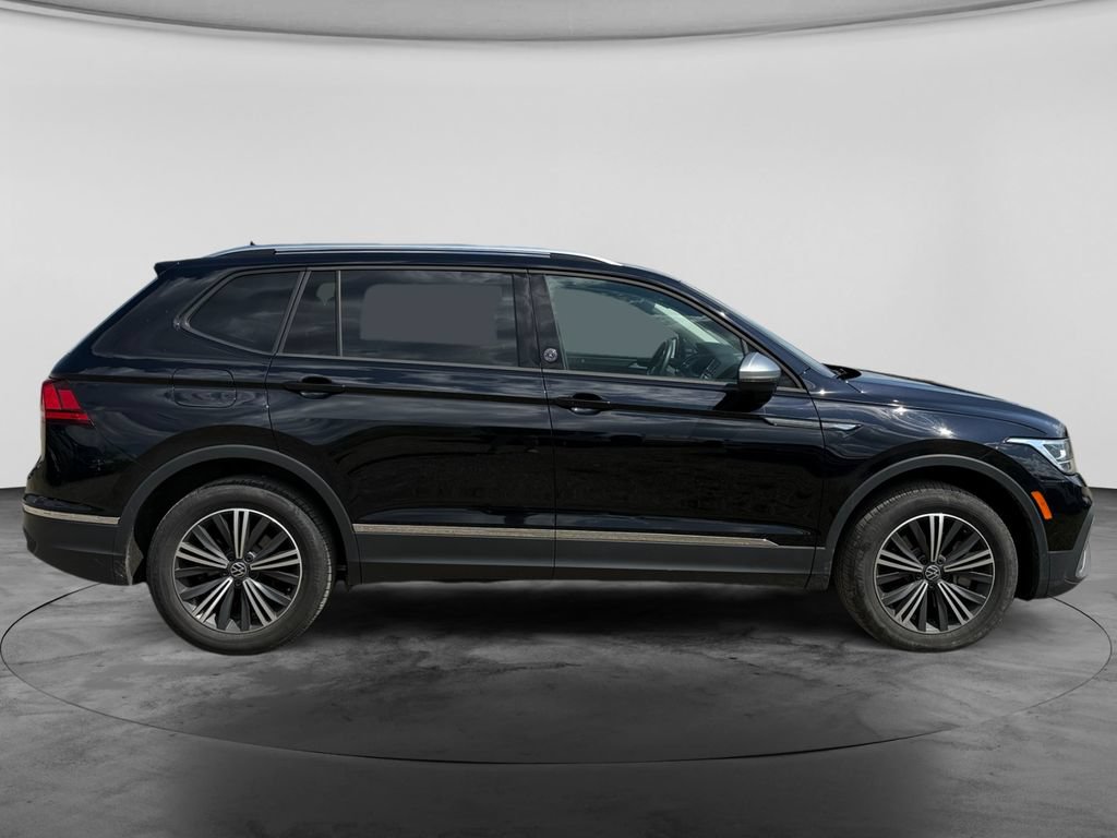 Used 2024 Volkswagen Tiguan Wolfsburg Edition AWD/4WD image 11