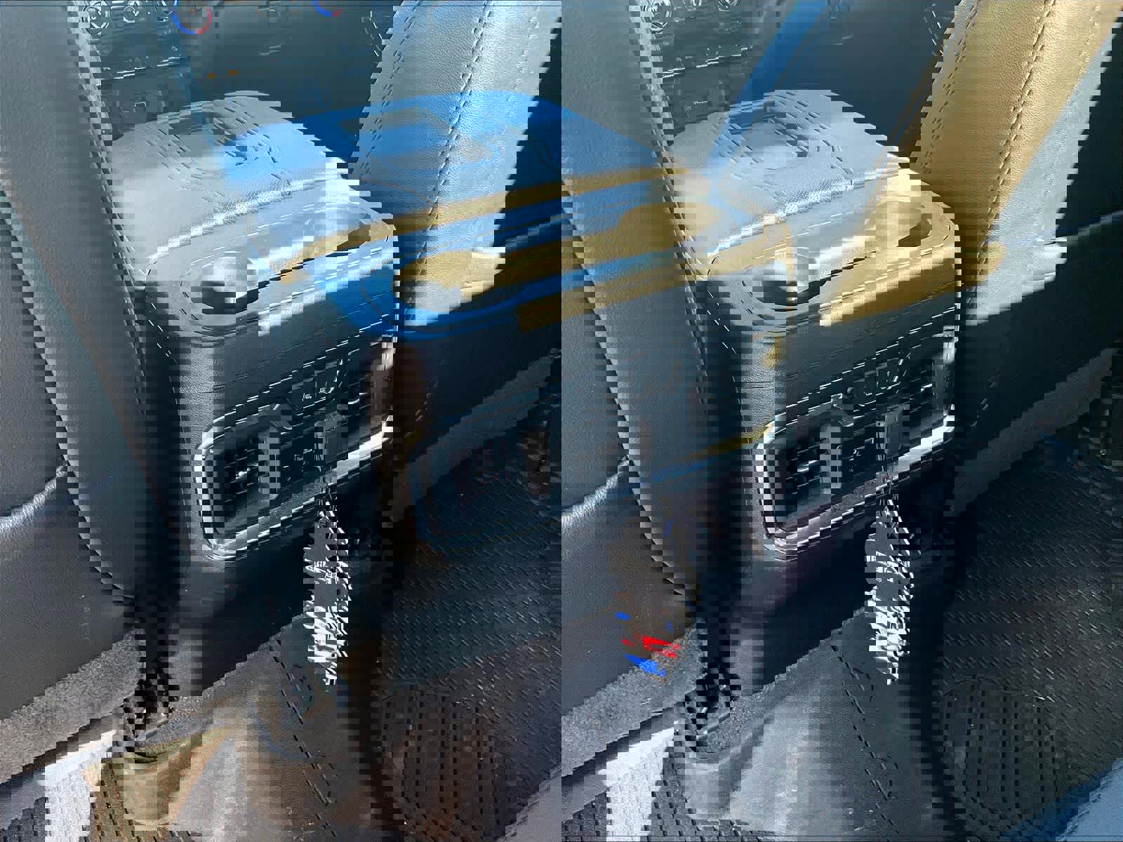 Used 2020 GMC Sierra 1500 AT4 w/ AT4 Premium Package image 28