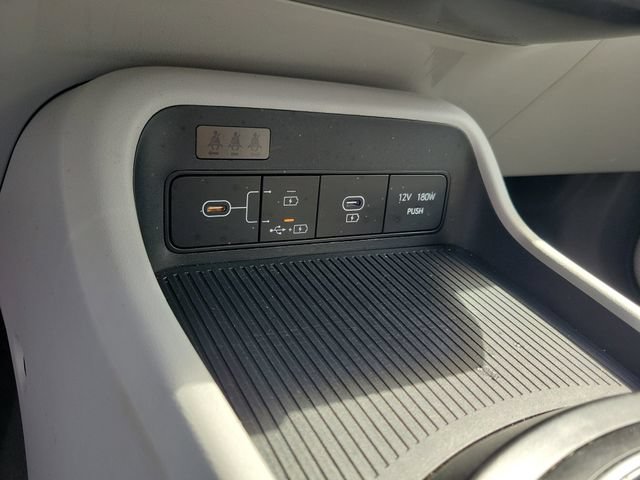 Used 2024 Hyundai Kona SEL AWD/4WD image 31