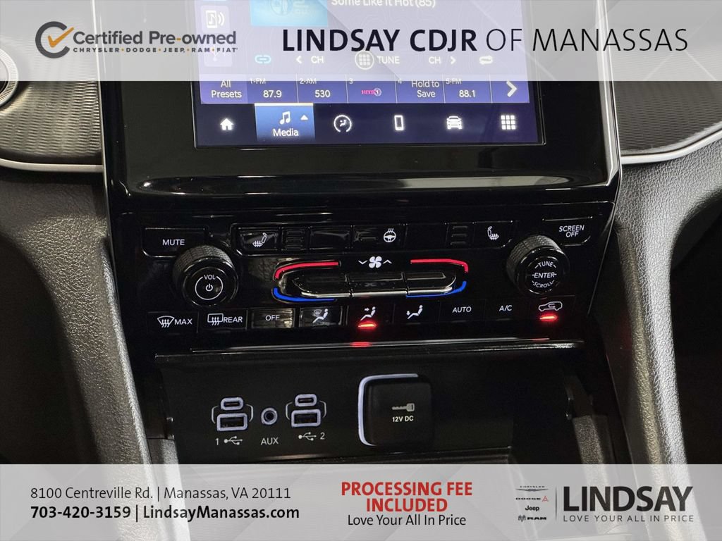 Used 2023 Jeep Grand Cherokee Laredo w/ Luxury Tech Group I AWD/4WD image 27
